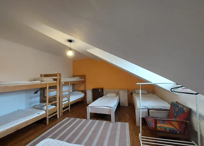 The Villa, Center Affittacamere