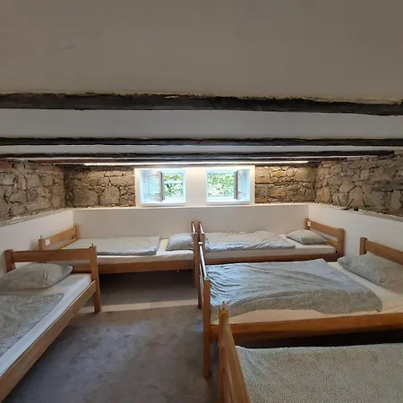 The Villa, Center Hiša za goste 4*