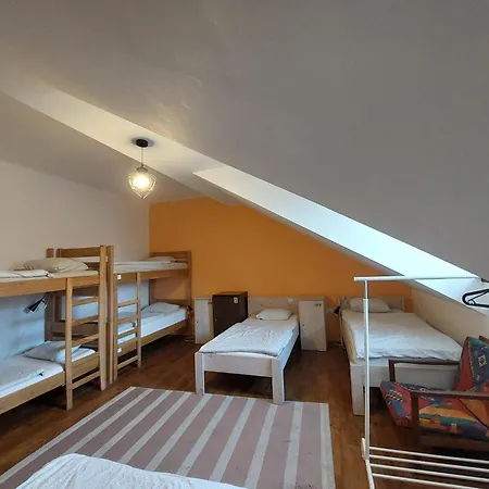 The Villa, Center Maison d'hôtes