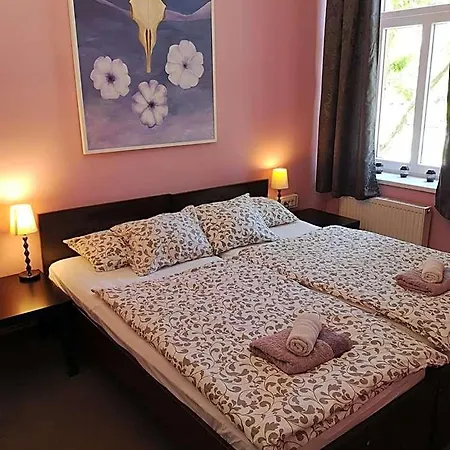 Hiša za goste The Villa, Center