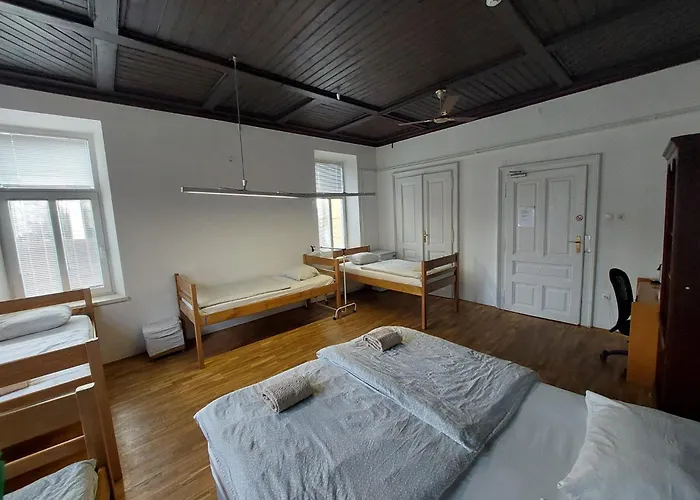 The Villa, Center Pensjonat Lublana