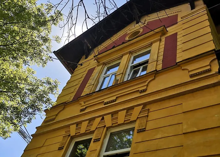 Gostinjska kuća The Villa, Center *